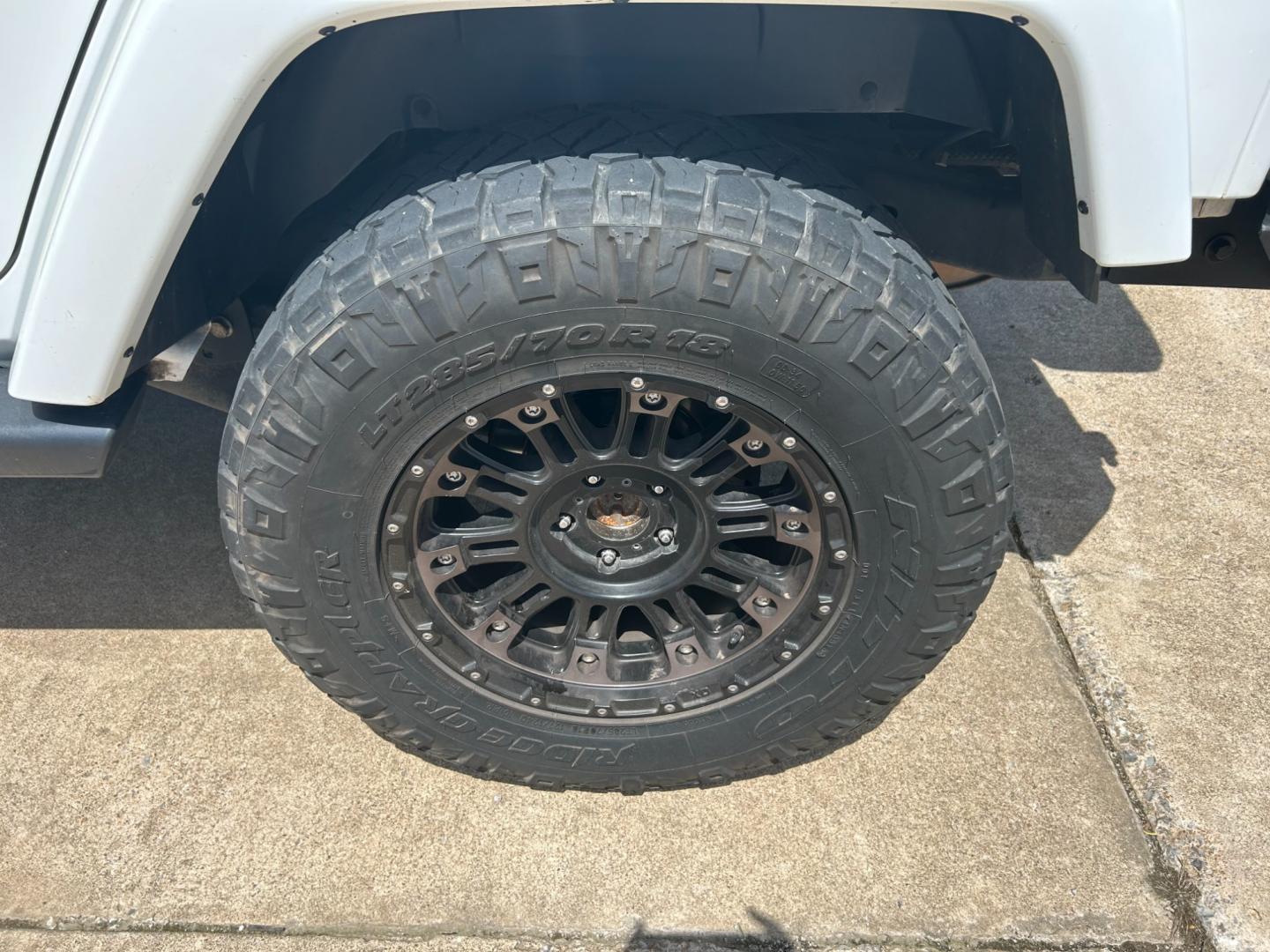 2013 White /BLACK Jeep Wrangler SAHARA (1C4BJWEG5DL) with an 3.6L V6 engine, AUTOMATIC transmission, located at 17760 Hwy 62, Morris, OK, 74445, (918) 733-4887, 35.609104, -95.877060 - Photo#26